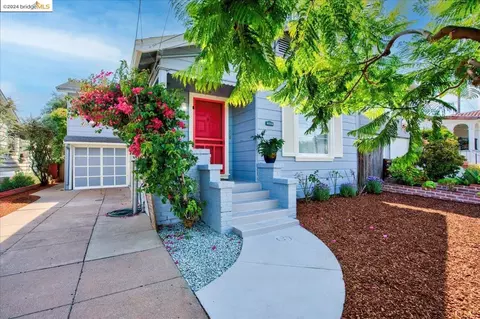 5715 Walnut St, Oakland, CA 94605