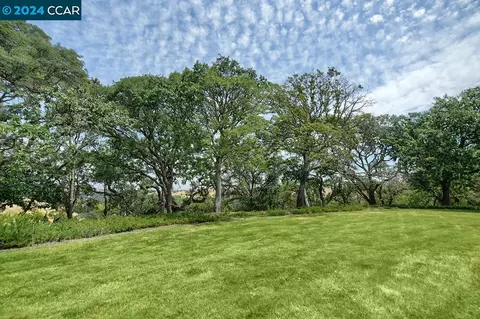 2724 Ptarmigan Dr #2, Walnut Creek, CA 94595