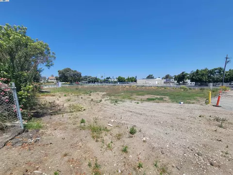 310 Central Ave, Pittsburg, CA 94565 photo 4