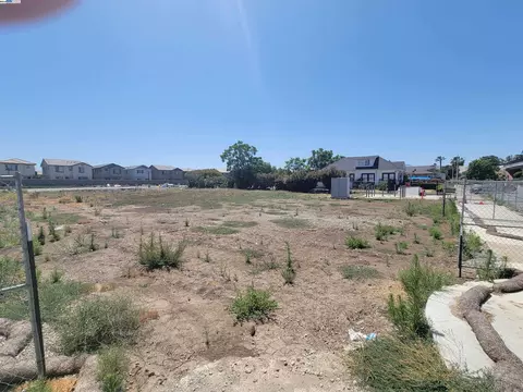 310 Central Ave, Pittsburg, CA 94565 photo 7