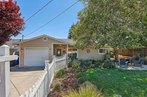 2838 Hillside Ave, Concord, CA 94520