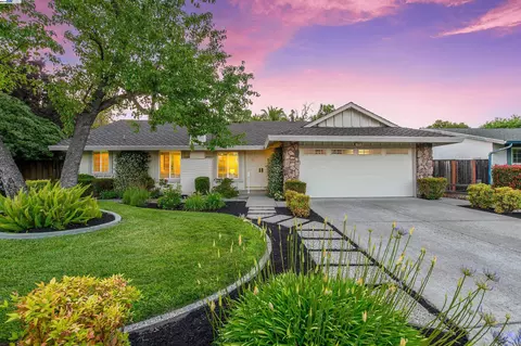 138 Avocado Ct, San Ramon, CA 94583