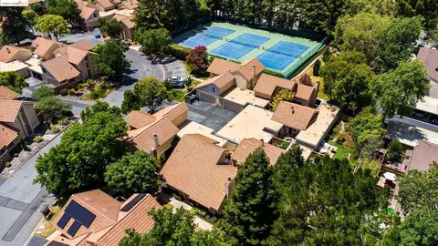 159 Northcreek Cir, Walnut Creek, CA 94598
