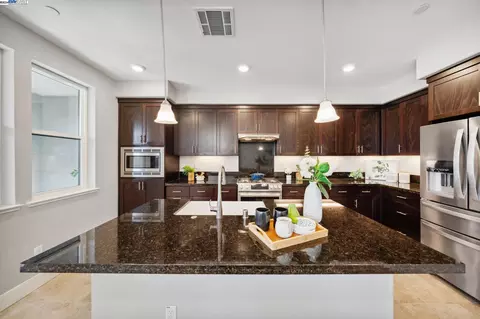 2711 5th St, Alameda, CA 94501 photo 1