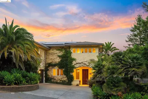 6906 Norfolk Rd, Berkeley, CA 94705 photo 1