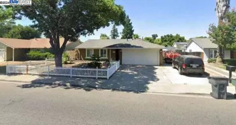 2521 E Orangeburg, Modesto, CA 95355 photo 1