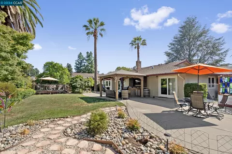 550 Ellesmere Dr, Walnut Creek, CA 94598