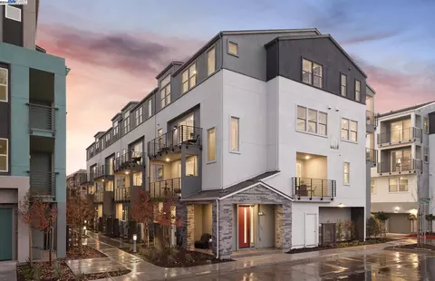 589 Oakdale Way #221-23, San Jose, CA 95117