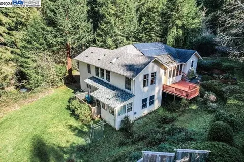 1168 Fickle Hl, Arcata, CA 95521