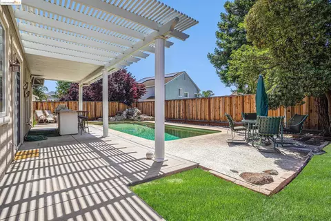 1380 Stonewood Dr, Brentwood, CA 94513