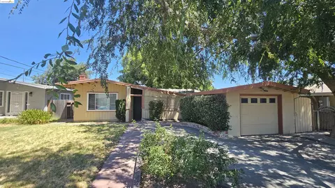 143 Sequoia Dr, Pittsburg, CA 94565 photo 1
