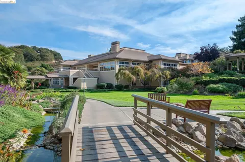 300 Deer Valley Rd #3E, San Rafael, CA 94903