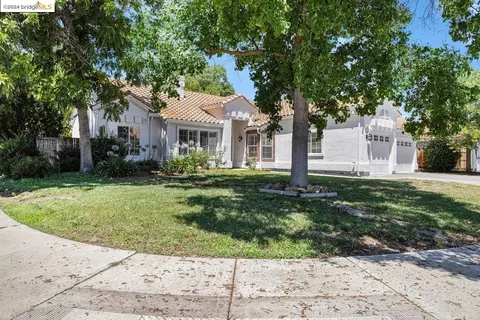 1221 Ocean Ct, Brentwood, CA 94513