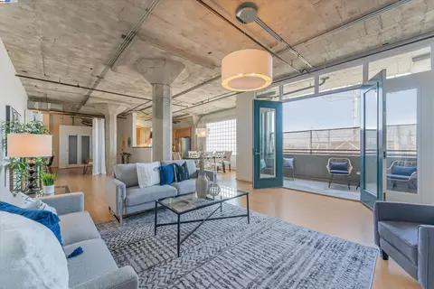 737 2nd St #310, Oakland, CA 94607 photo 1
