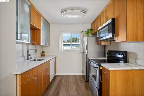 455 Crescent #318, Oakland, CA 94610