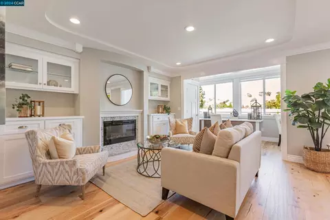 2916 Tice Creek Dr #8, Walnut Creek, CA 94595