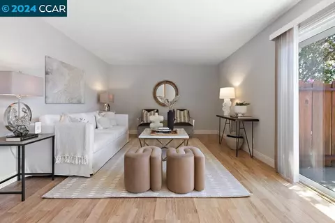825 Oak Grove Rd #28, Concord, CA 94518