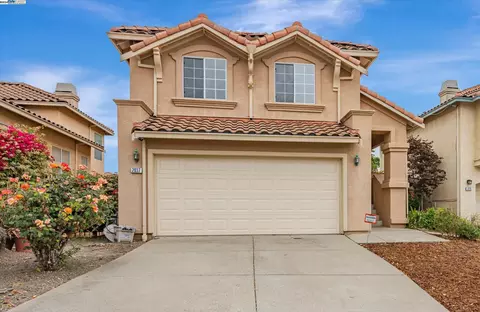 2037 Laguna Dr, Hayward, CA 94545