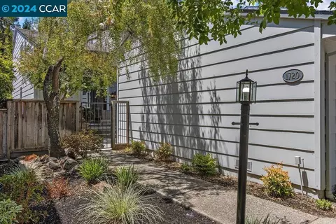 1720 Saint Andrews Dr, Moraga, CA 94556 photo 1