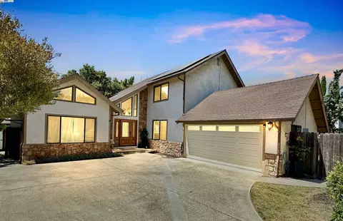 19257 James Pl, Castro Valley, CA 94546 photo 1