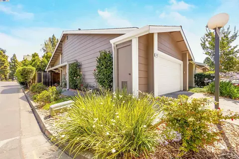 2402 Heathrow Ln, San Leandro, CA 94577 photo 1