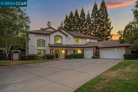 11 Blackwood Ct, Walnut Creek, CA 94596