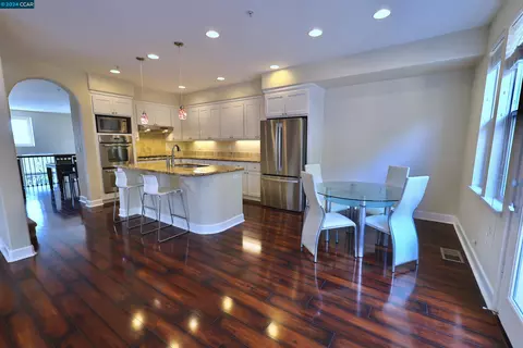 30 Pointe View Pl, South San Francisco, CA 94080