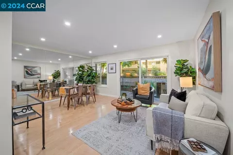 2704 Oak Rd #74, Walnut Creek, CA 94597