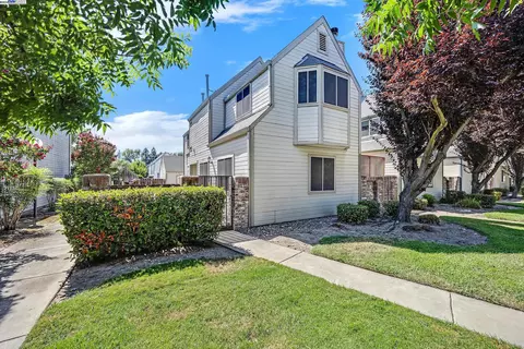 436 E Golf Cir, Manteca, CA 95337 photo 1