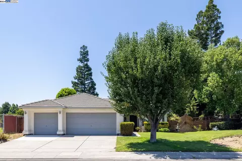 1139 Locust Ave, Manteca, CA 95337 photo 1