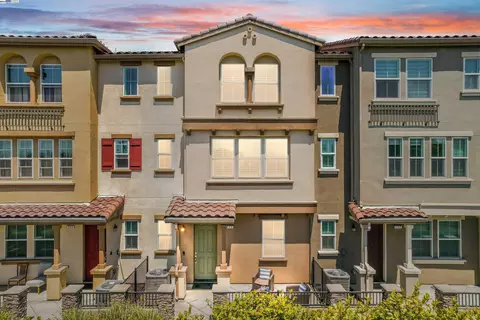 113 Fanuncio Ln, Hayward, CA 94544 photo 1