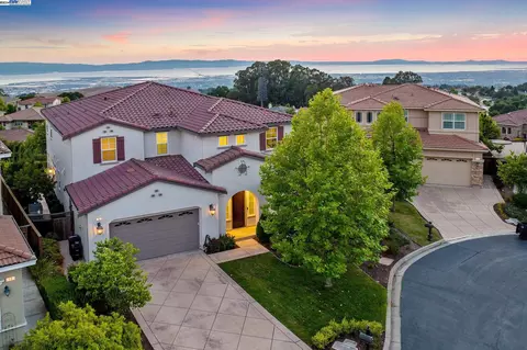 15 Sonas Pl, Hayward, CA 94542 photo 1