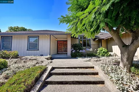 8 Silvia Ct, Moraga, CA 94556 photo 1