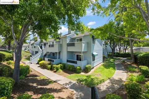 1201 Glen Cove Pkwy #202, Vallejo, CA 94591