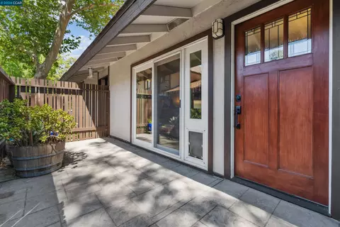 5480 Roundtree Dr #A, Concord, CA 94521 photo 1