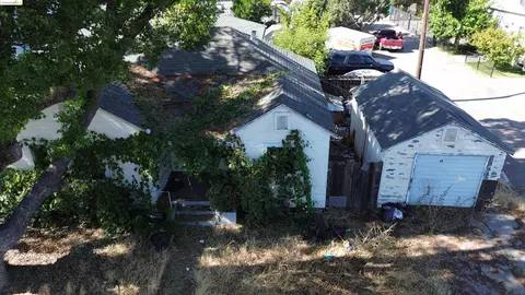 15 W Tokay St, Lodi, CA 95240