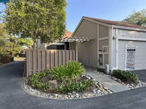 214 Oak Manor Plz, Martinez, CA 94553