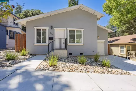 65 Green St, Martinez, CA 94553 photo 1