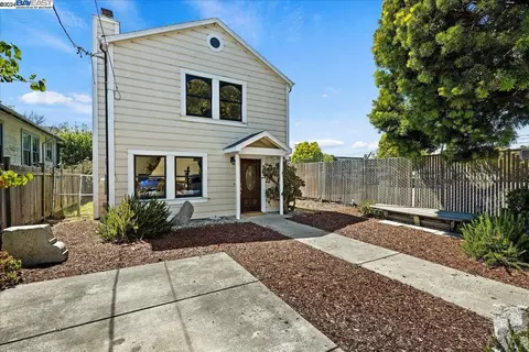 1646 5th St, Berkeley, CA 94710 photo 1