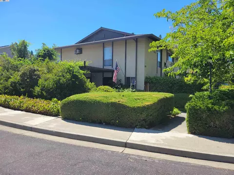 65 Donegal Way, Pleasant Hill, CA 94523