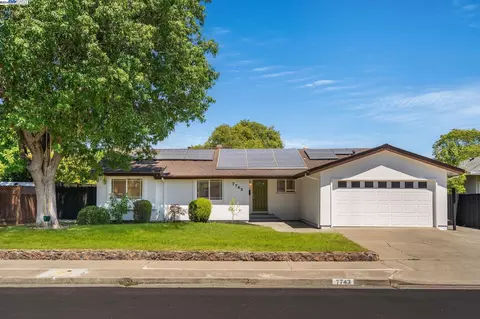 7743 Canterbury Ln, Dublin, CA 94568 photo 1