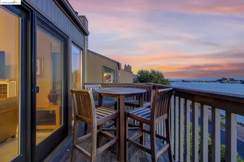 1385 Crown Dr, Alameda, CA 94501
