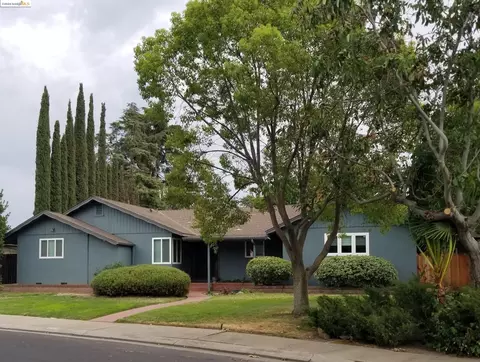 1002 Pine St, Manteca, CA 95336 photo 1