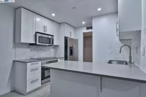 6241 Riverside Blvd #110, Sacramento, CA 95831