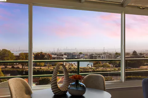 1200 Brickyard Way #306, Richmond, CA 94801