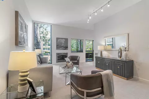 1111 Compass Ln #209, Foster City, CA 94404