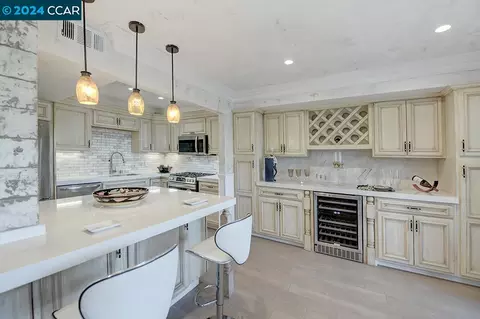 1300 Singingwood Ct #2, Walnut Creek, CA 94595