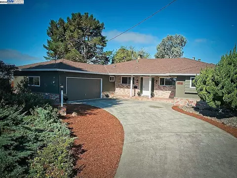 1715 Starview Dr, San Leandro, CA 94577 photo 1