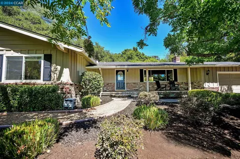 953 Stow Ln, Lafayette, CA 94549 photo 1
