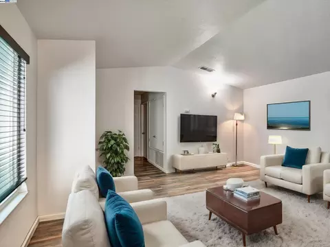 455 Peerless Way #12, Tracy, CA 95376 photo 1